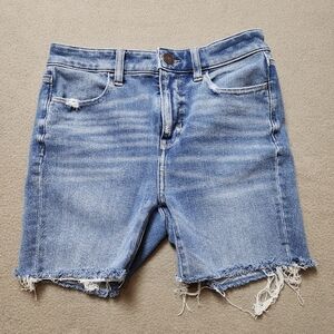 American Eagle Size 2 Shorts - cut off distressed shorts